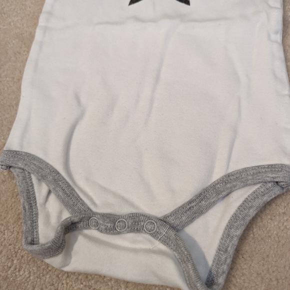 3/$15 Set of 2 Size 24 months Sleeper and Onesie - Picture 14 of 16